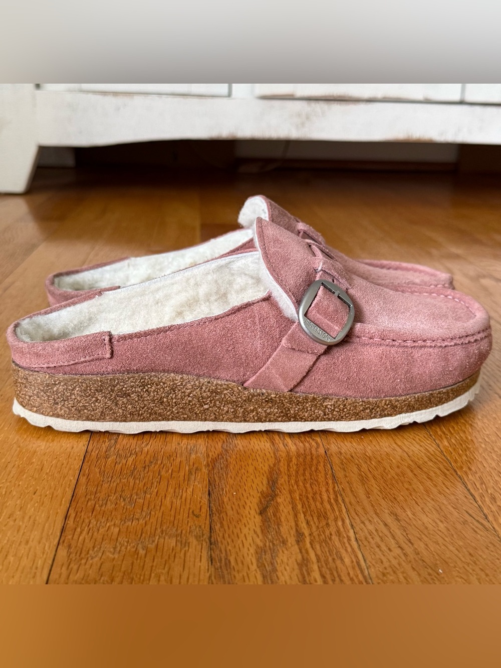 Birkenstock Suede Slippers in Dusty Rose with White Shearling size 39